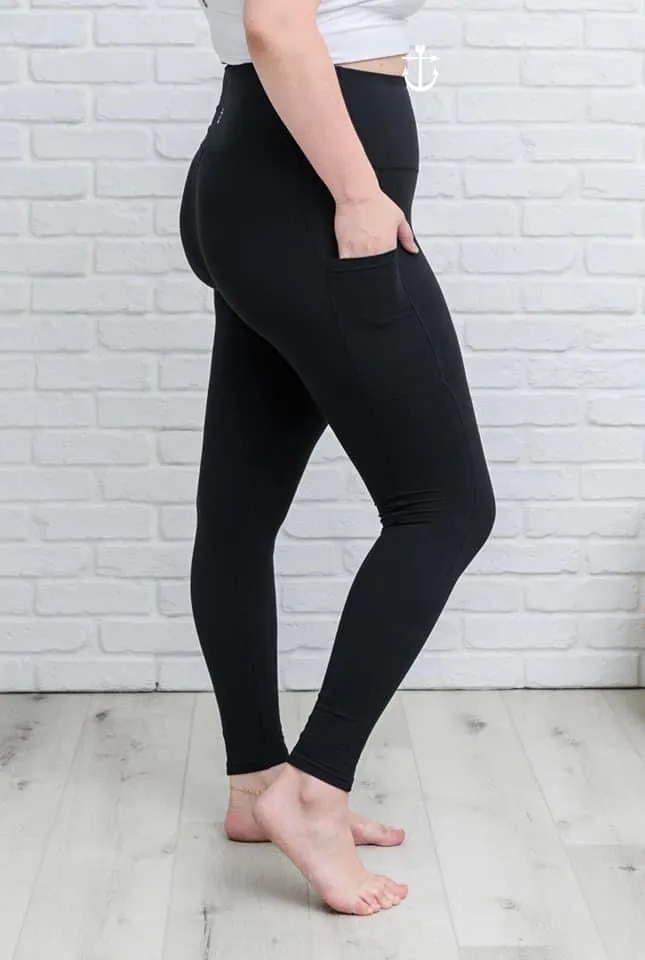 Anchored Arrows Compression CAPRI Length Black Leggings w/pockets