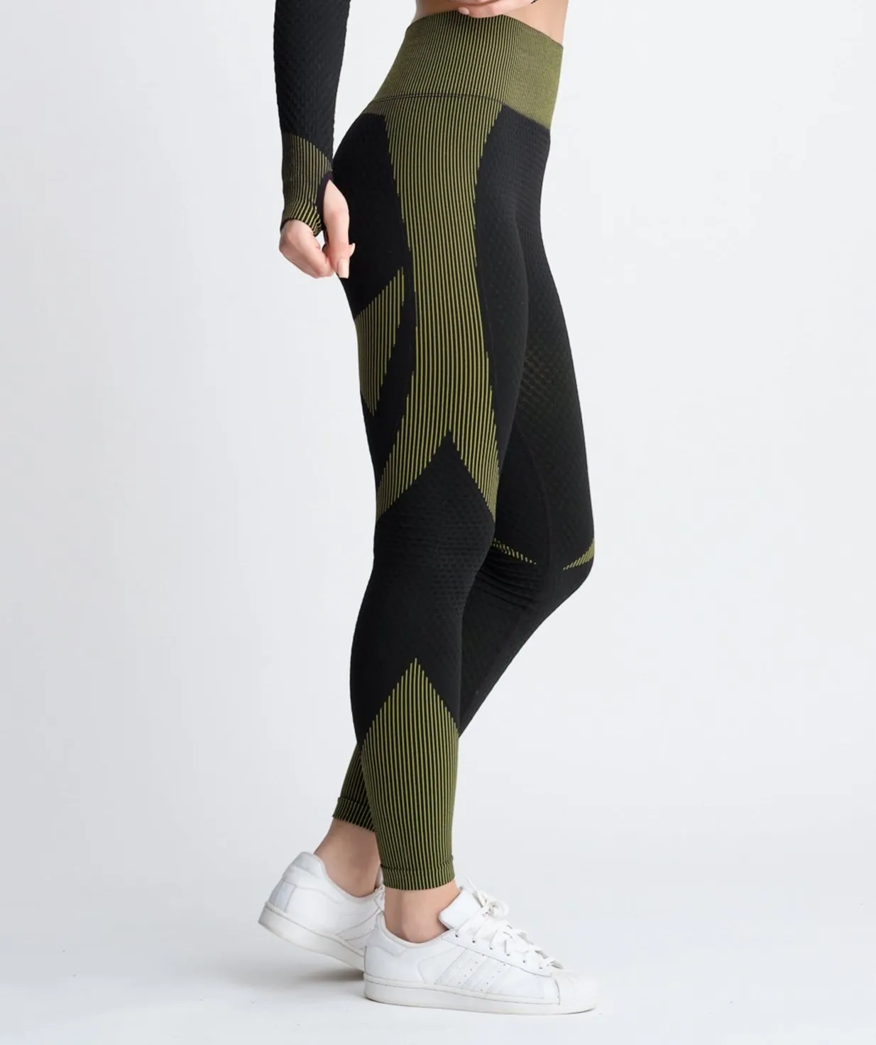 Zulu Leggings Seamless Mid Waist in Moss Green & Black